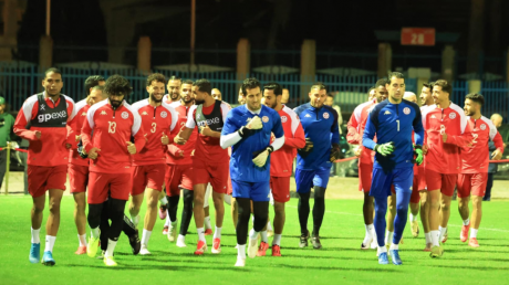 بعثة المنتخب التونسي تحط الرحال في ليبيريا استعدادًا لمباراة حاسمة.. وغياب السخيري يؤرق المدرب