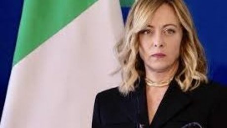ميلوني تعلن نجاح خطتها في إعادة المهاجرين غير الشرعيين و تعميم العملية على أكثر من 20 دولة