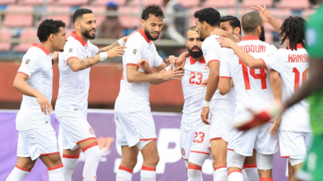 وفد المنتخب التونسي يعود إلى أرض الوطن ويبدأ التحضير لمباراة مالاوي الحاسمة في طبرقة