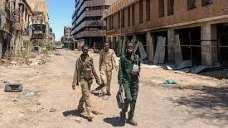 الجيش السوداني يعلن السيطرة على مطار الخرطوم ويحاصر قوات الدعم السريع في جبل أولياء