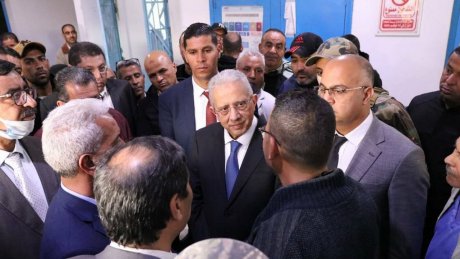 "قفصة : " بعد الفحص السريري ... وصفة الوزير الطبية الحسين بوزيان جامعي