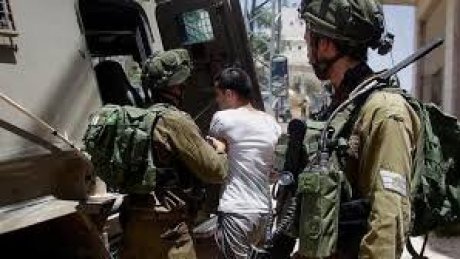 قوات الاحتلال تشن حملة اعتقالات في الضفة الغربية طالت 35 مواطنًا فلسطينيا