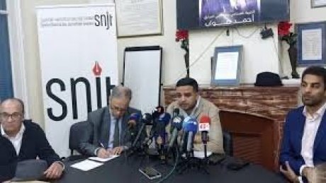 في ندوة صحفية للجنة الدفاع عن احمد صواب : مطالبة بوقف التتبع والتمسك بحرية التعبير