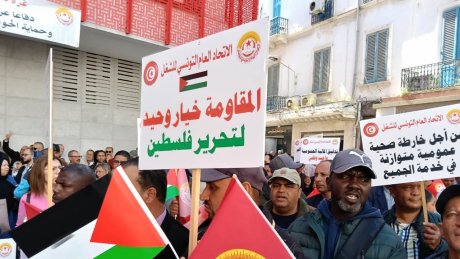 الطبوبي في عيد الشغل(8): الاتحادُ يجدد المطالبة بتجريم التطبيع مع الكيان الصهيوني العنصري.