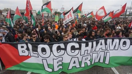 " إيطاليا تشهد موجة احتجاجات واسعة تضامنًا مع غزة وتنديدًا بالعمليات العسكرية " الإسرائيلية