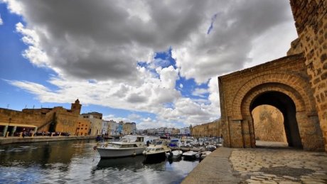 طقس اليوم الأحد : غائم جزئيا في قطاع غزة و أمطار متفرقة مؤقتا رعدية في تونس