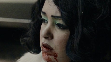 العرض الأول لفيلم  " في البداية تحمرّ الوجنتان، ثم نعتاد " بمهرجان القاهرة :  قصة هروب ليلى من الحرب