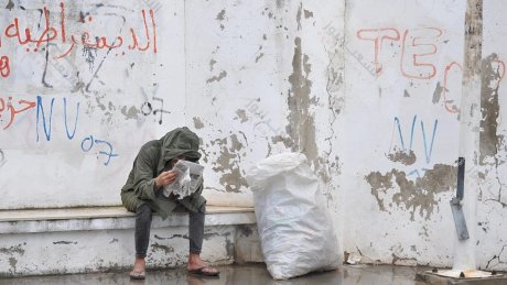 مجرد حبر فاقع على جدار باهت: الديمقراطية في واقع يصرخ بالعكس