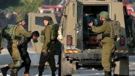 الاحتلال يعتقل 45 مواطناً فلسطينيا من الضفة الغربية والقدس في حملة مداهمات واسعة
