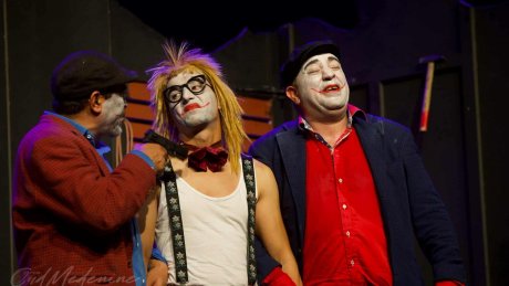 مدنين ....تحتفل بالتجريب :  العروض تتواصل الى مساء السبت بين المسرح والشعر