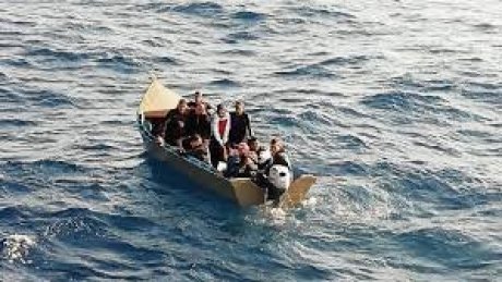 نهاية مأساوية لشابين تونسيين حرقا في حاوية الى إيطاليا وتوفيا تحت مروحة ضخمة لباخرة