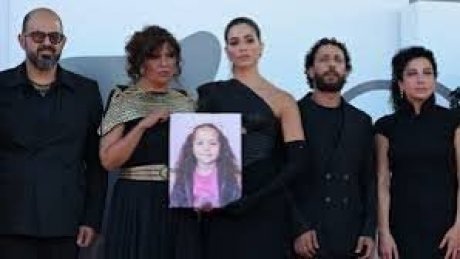 مهرجان فالنسيا الدولي : تتويج آخر لكوثر بن هنية وأريج السخيري بجائزتي الجمهور وأفضل سيناريو