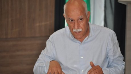 العياري في إدارية السياحة والصناعات الغذائية : فرض الحق النقابي يستوجب النضال والوحدة